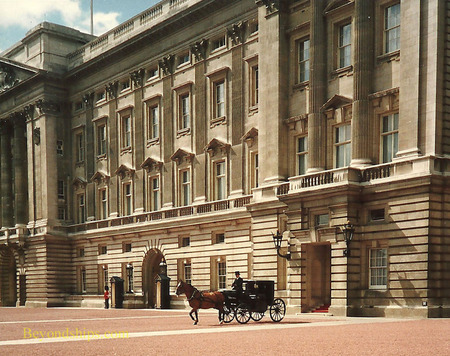 Carriage, Buckingham Palace, London
