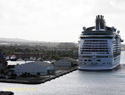 Cruise ship Adventure of the Seas in Aruba
