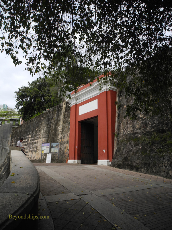 San Juan Gate, cruise destination Old San Juan