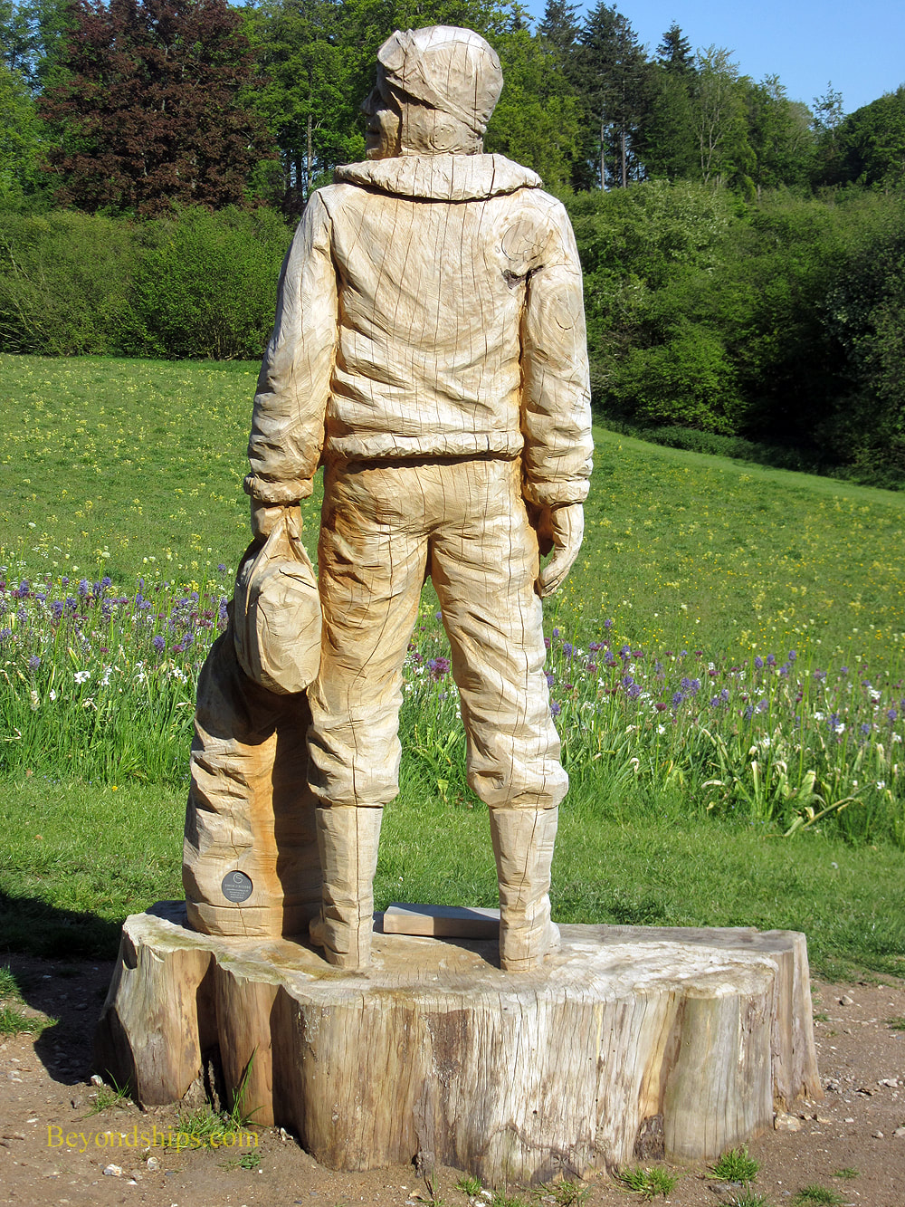 Airmen memorial at Highclere Castle
