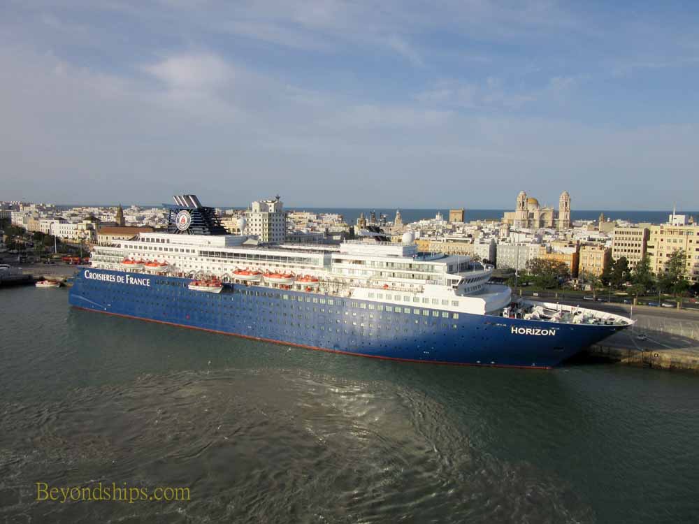 Cruise ship Horizon in the port of Cadiz