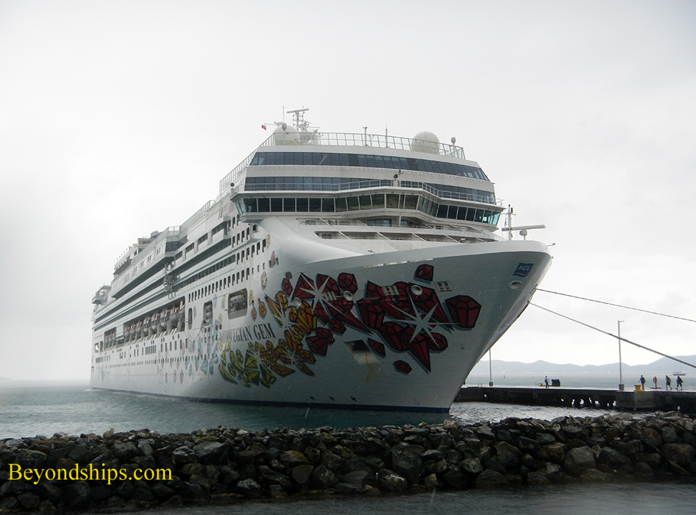Cruise ship Norwegian Gem