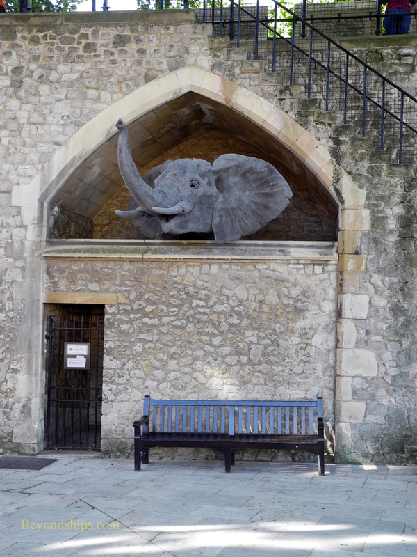 Animal statue, Tower of London