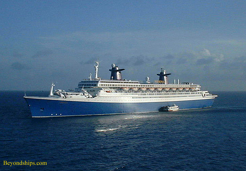 SS Norway cruise ship in St. Thomas