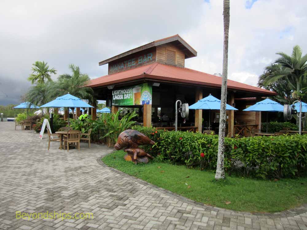 Harvest Caye bars and dining