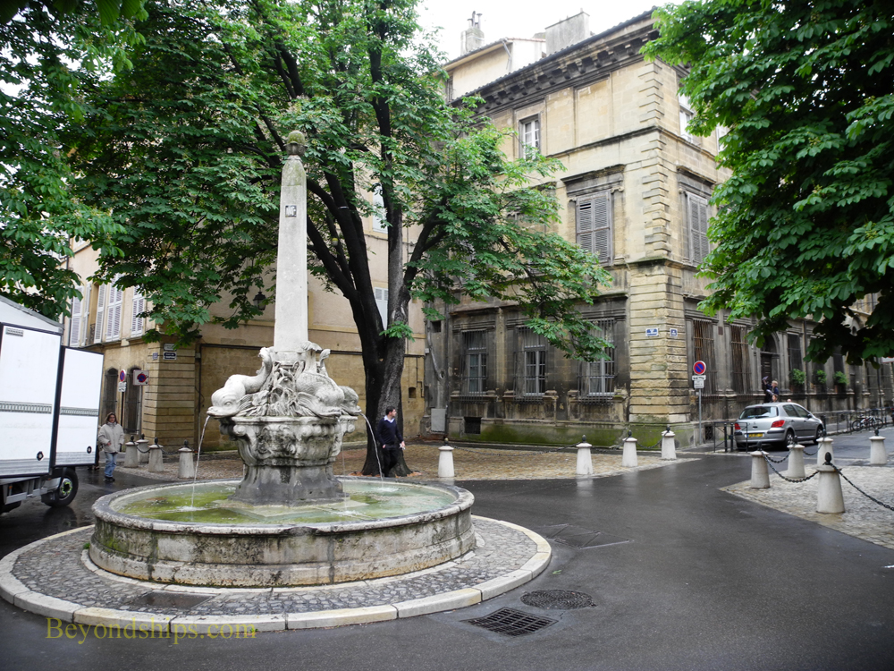 Fontaine des Quatre Dauphins, Aix en Provence