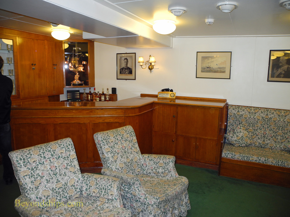 Royal Yacht Britannia, Wardroom anteroom