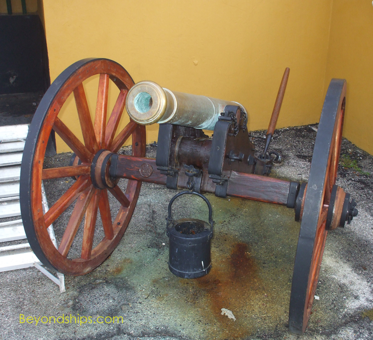 Cannon, Willemstad, Curaco