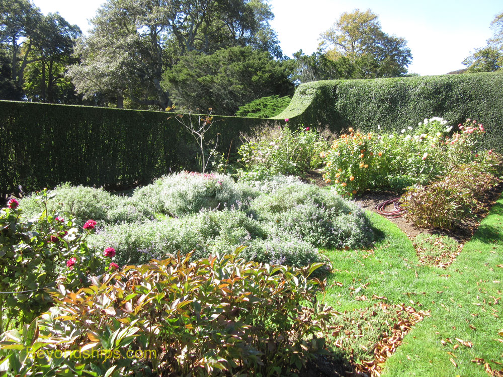 Garden, Rough Point mansion, Newport