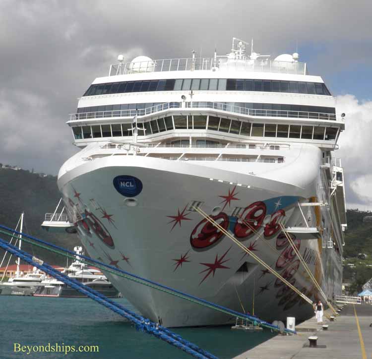 Norwegian Pearl cruise ship in St. Thomas