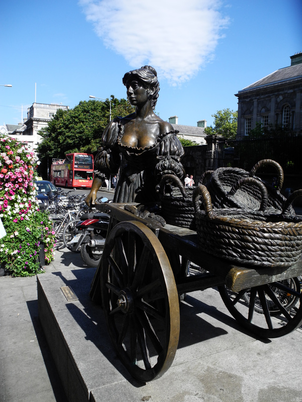 Molly Malone statue, Dublin, Ireland