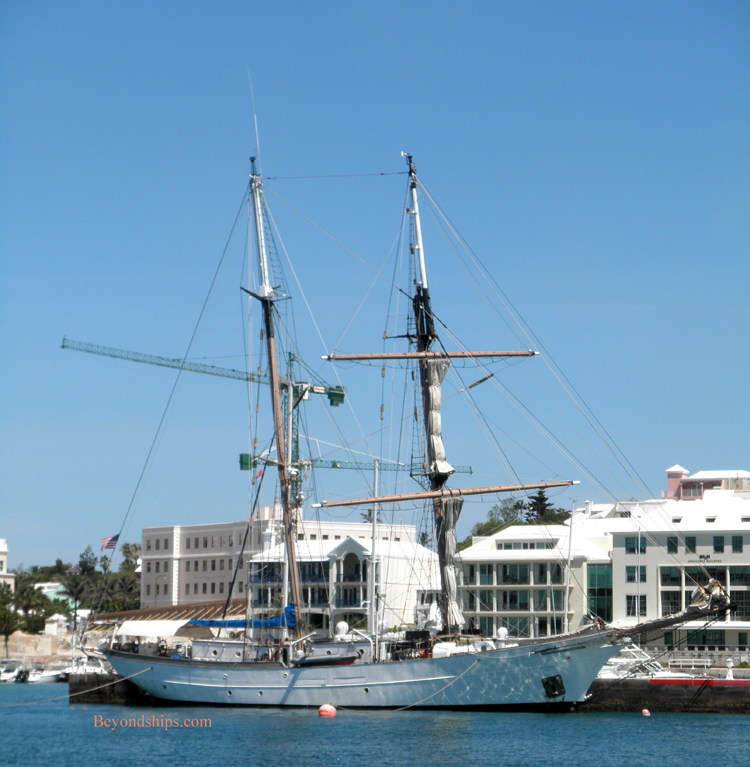 Sailing yacht in Bermuda