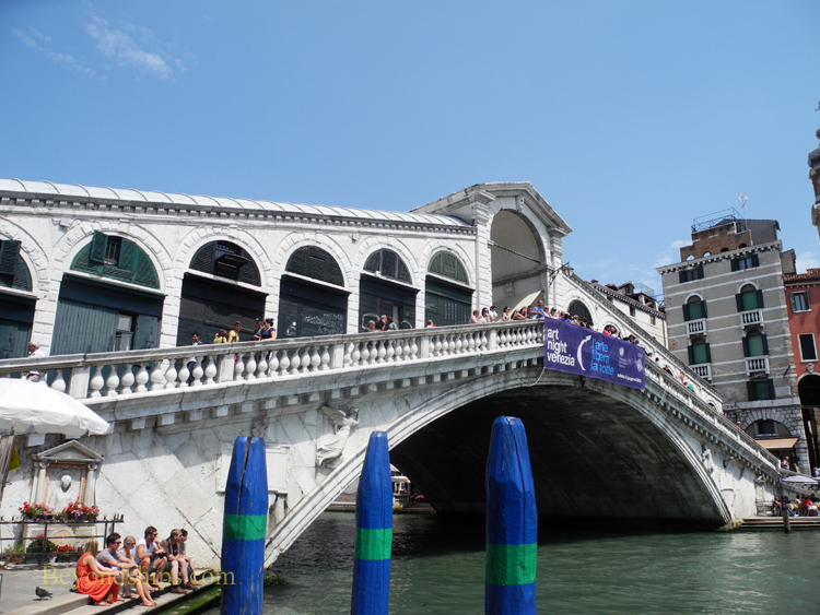 Picture Rialto bridge, Venice, Italy