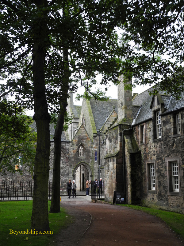 Picture Holyroodhouse buildings