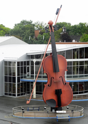 Giant fiddle, Sydney Nova Scotia