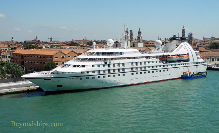 Picture cruise ship Sebourn Spirit in Venice