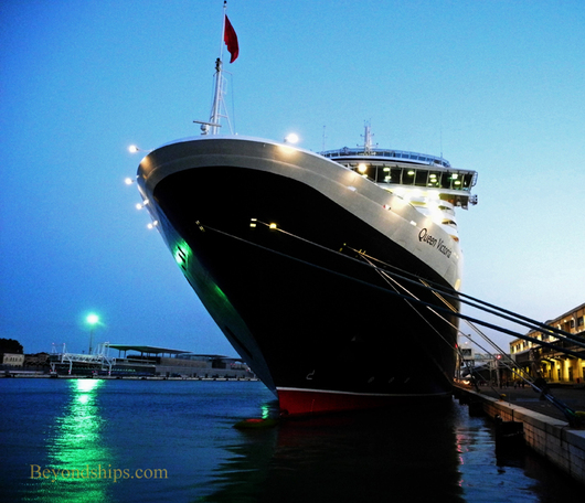 Picture cruise ship Queen Victoria in Venice