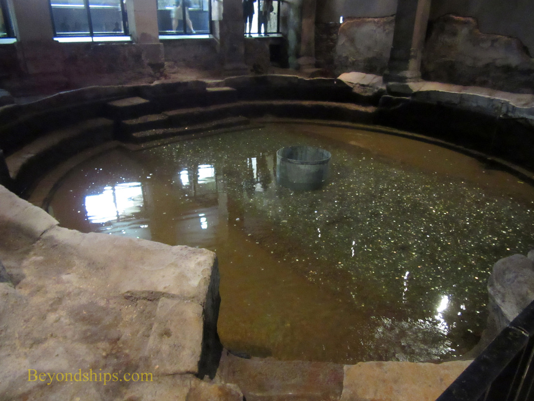 Cold bath, Roman Baths, Bath England