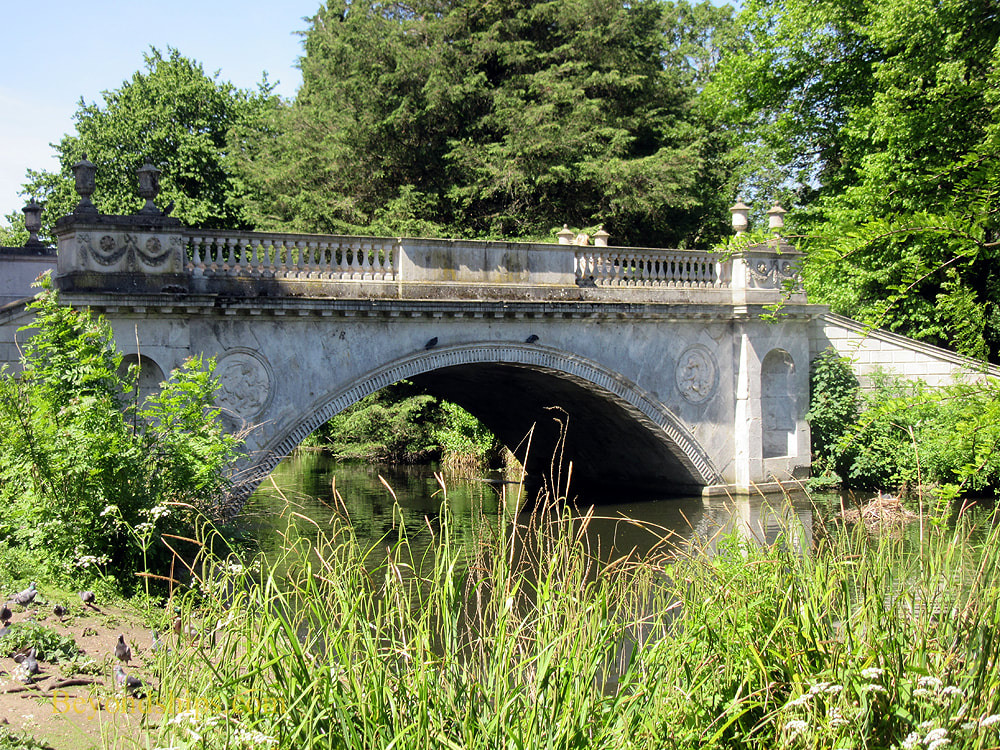 Classical bridge at Chiswick House