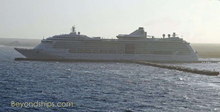 Radiance of the Seas in Costa Maya cruise port