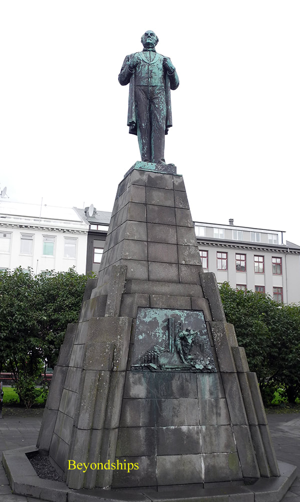 Reykjavik, Jan Sigurdsson statue.